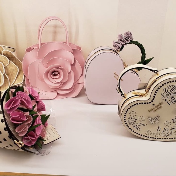 Kate Spade New York Flora Rose Straw Crossbody Novelty 3D Rose